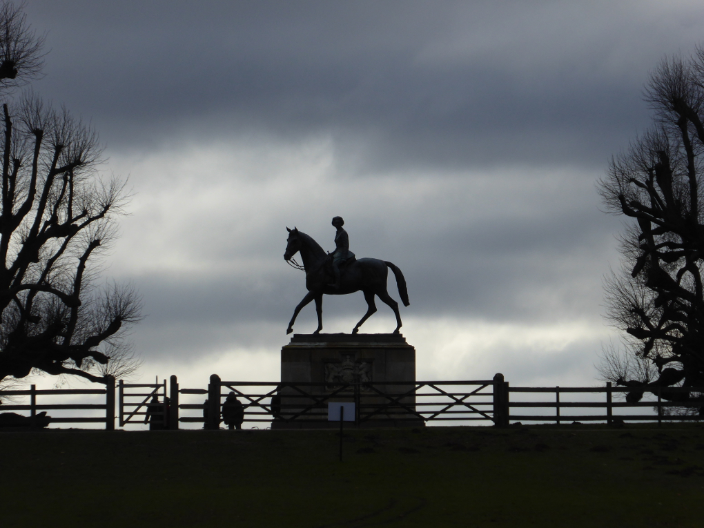 statue of the Queen on a horse
