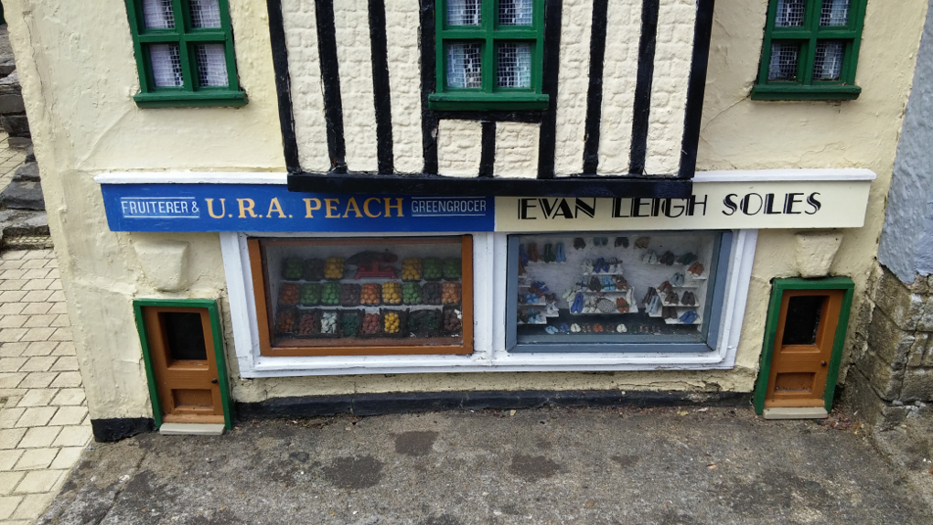 shops in Bekonscot