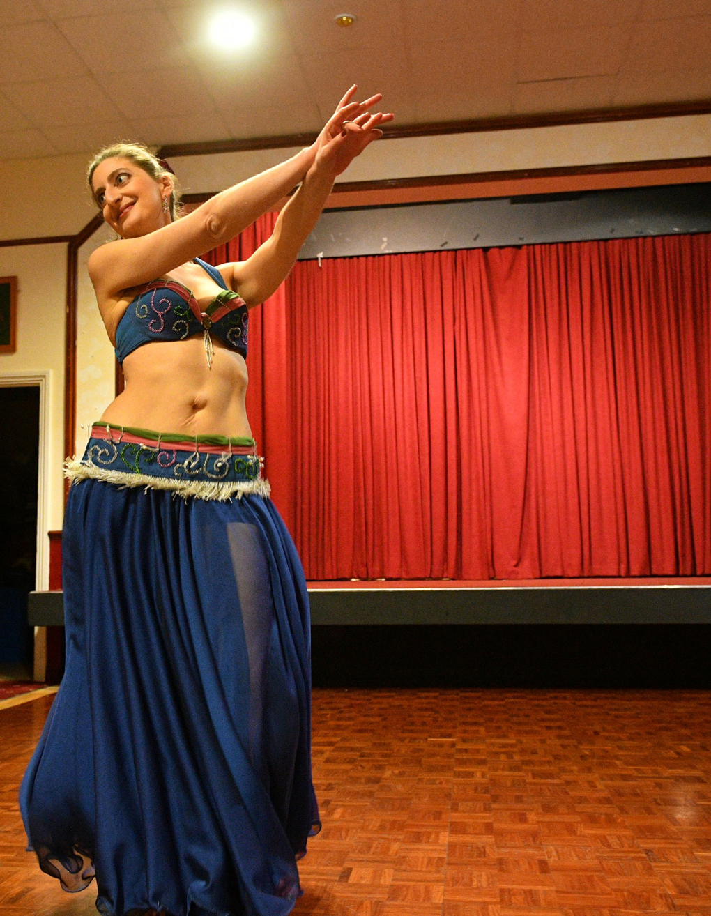 Bellydancer in blue costume