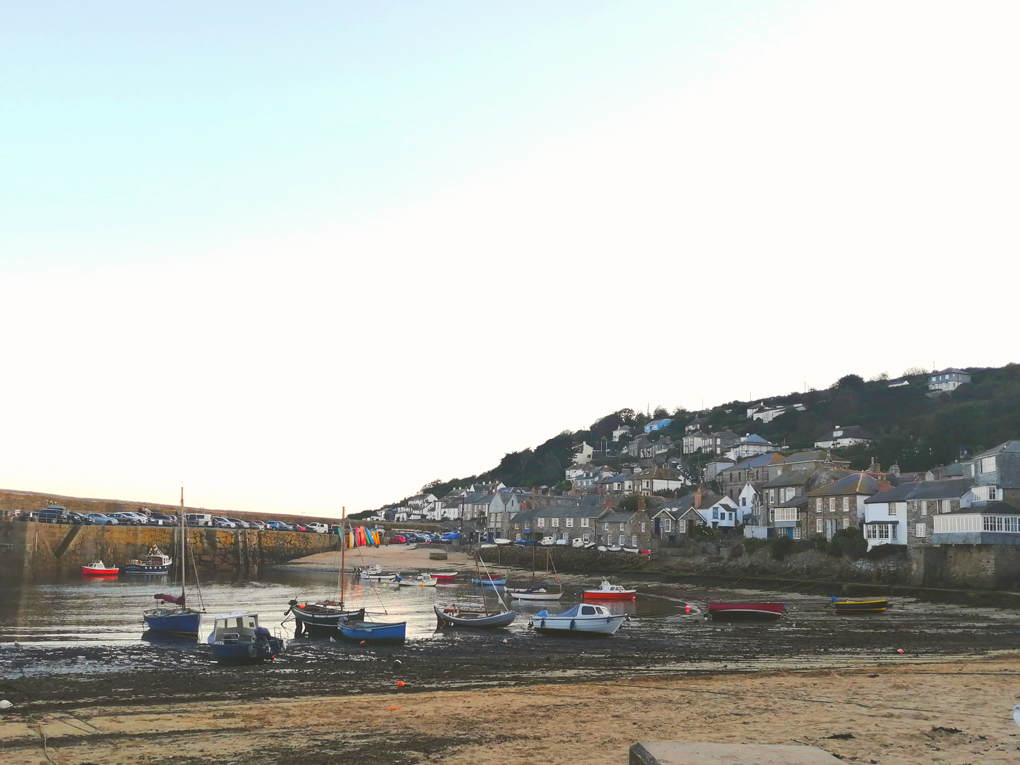 A picture of Mousehole Bay.