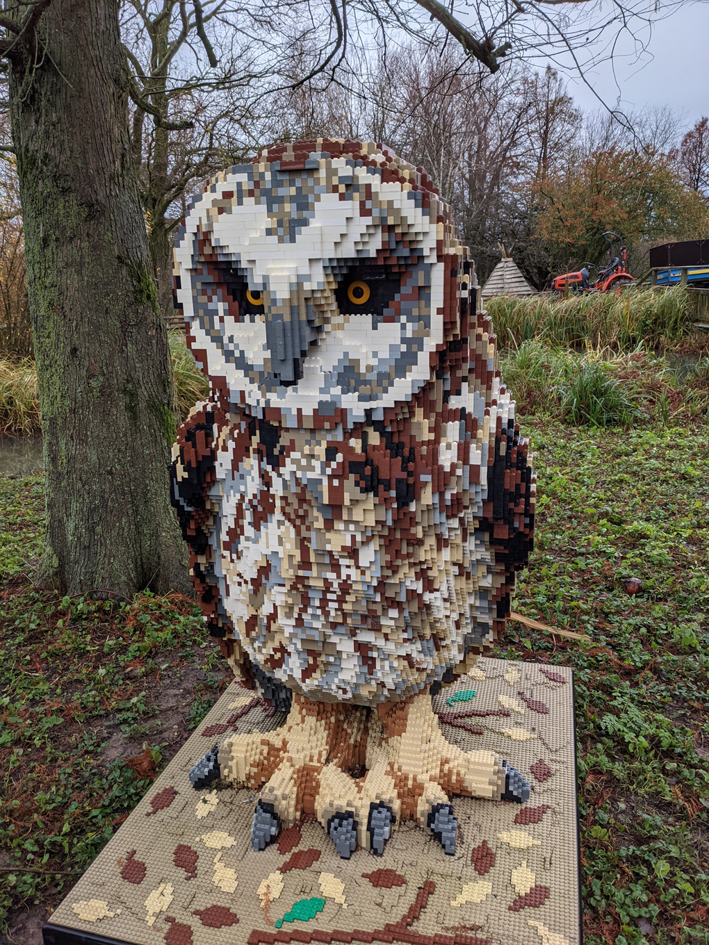 Owl made out of Lego bricks