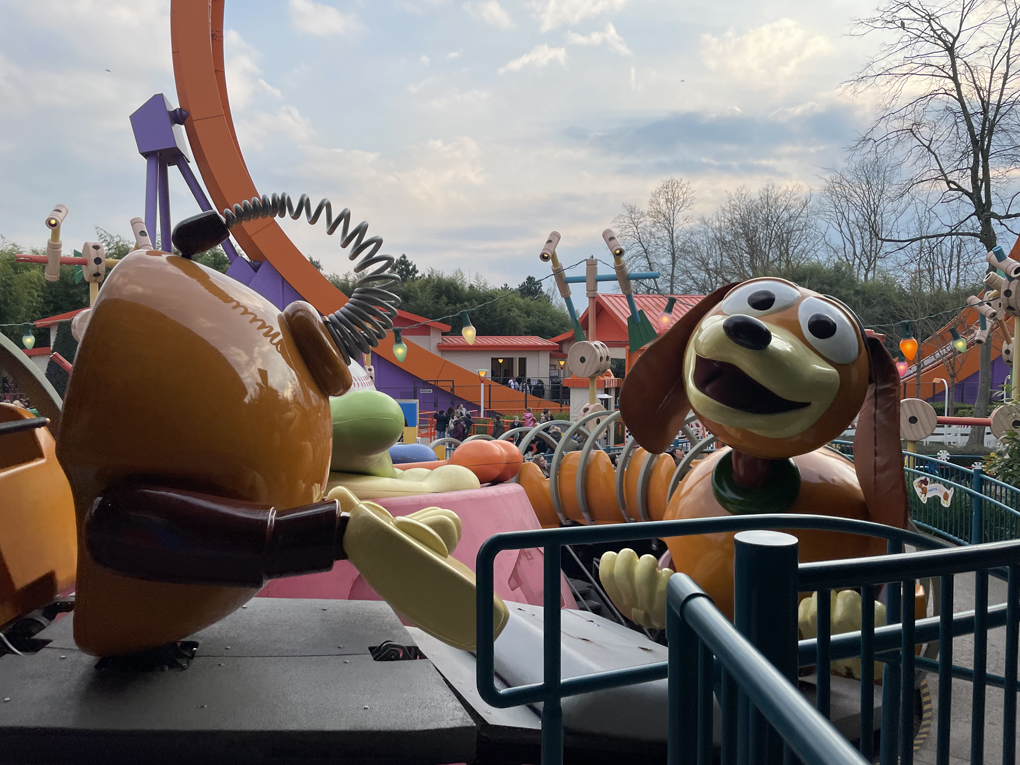 Slinky rollercoaster at Disneyland Paris