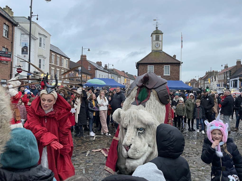 Christmas celebrations of an animatronic lion