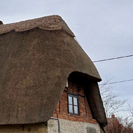 Thatched cottage in a beautiful Oxfordshire village